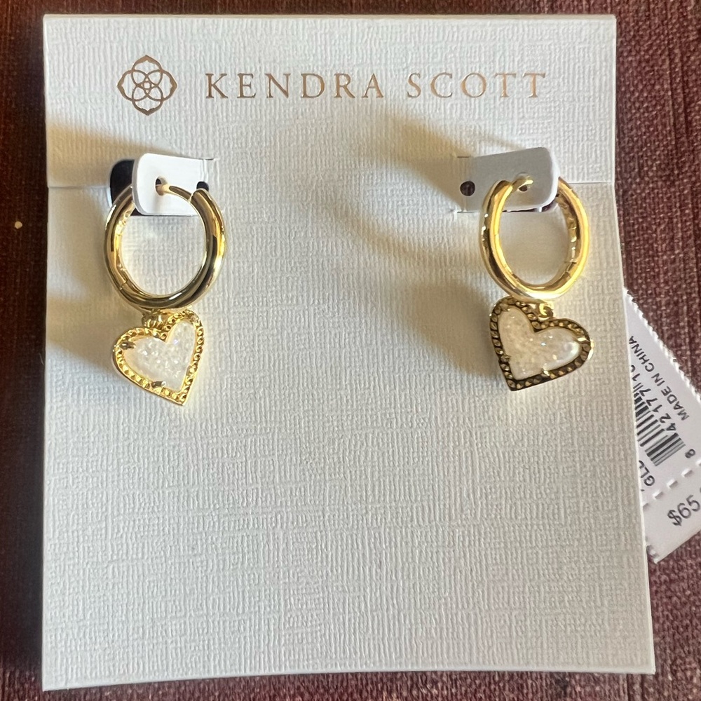 New with Tags-Kendra Scott earrings